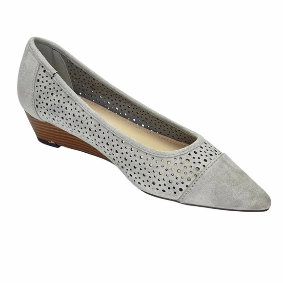 Journee Collection Finnola Grey Perforated Womens Wedge Pumps Size 8M - Picture 2 of 12